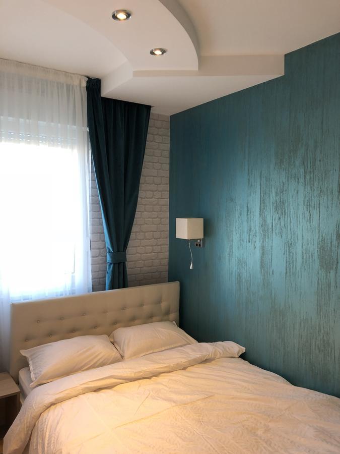 נובי סאד 5 Stars Apartment With Free Garage Place מראה חיצוני תמונה