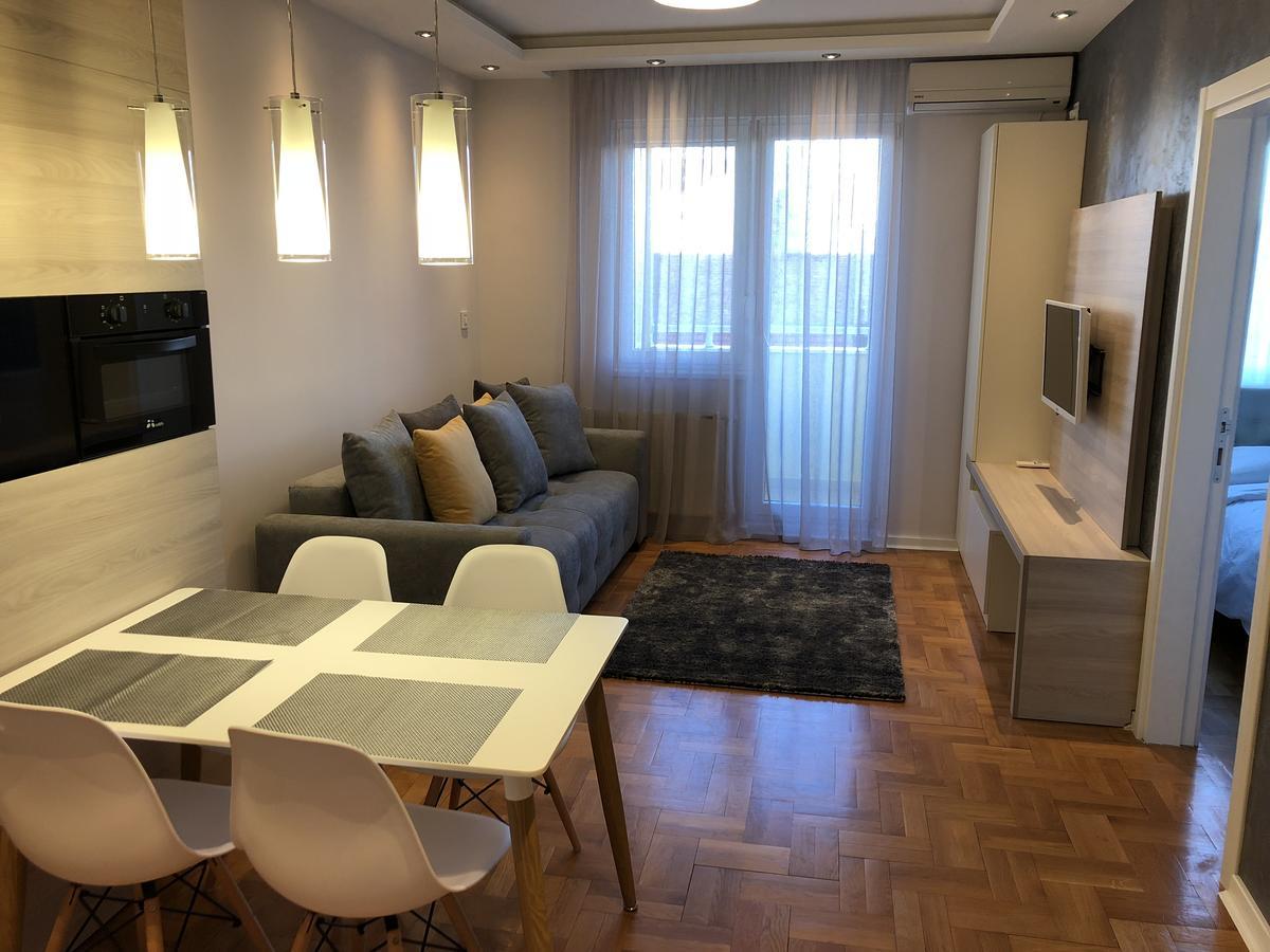 נובי סאד 5 Stars Apartment With Free Garage Place מראה חיצוני תמונה