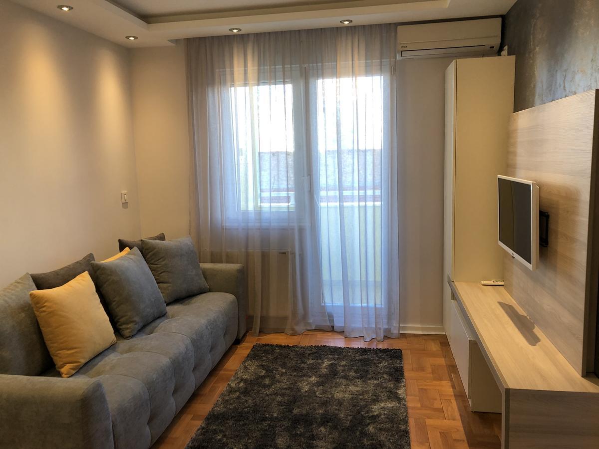 נובי סאד 5 Stars Apartment With Free Garage Place מראה חיצוני תמונה