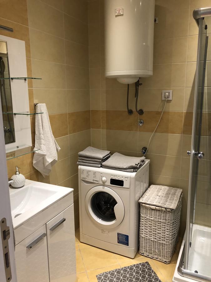 נובי סאד 5 Stars Apartment With Free Garage Place מראה חיצוני תמונה